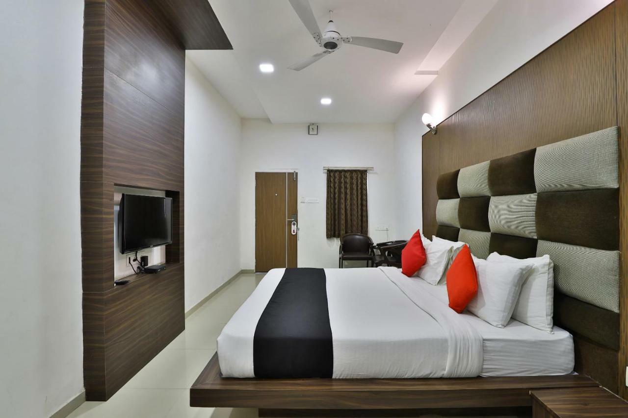Banyan Paradise Resort Vadodara Esterno foto