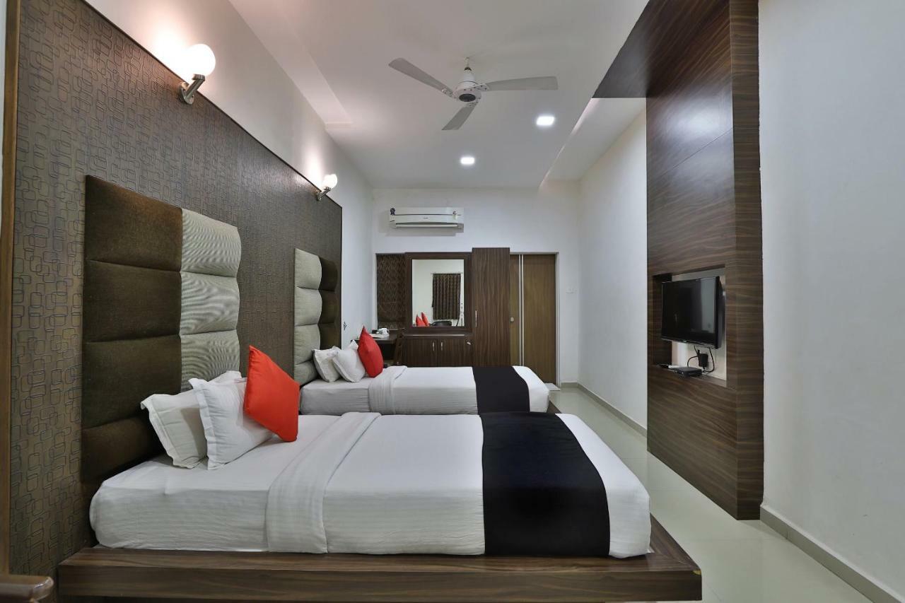 Banyan Paradise Resort Vadodara Esterno foto